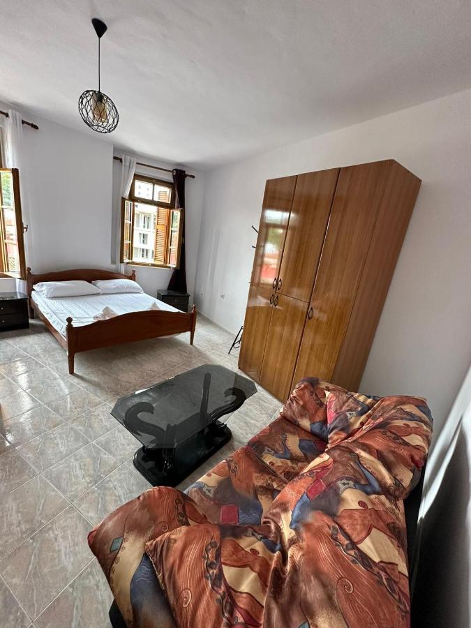 Central Charm Apartments Vlorë Εξωτερικό φωτογραφία